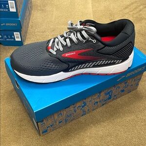 Brooks Men's Swim Shoe - Black and Red